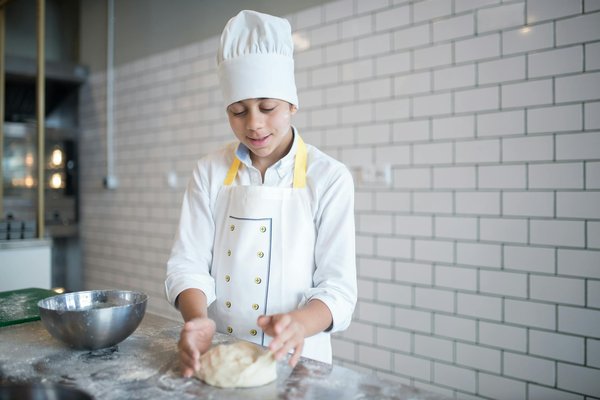 Soirée Cocktails Mémorables : Explorez l'Art de la Vodka Infusée dans un Bar Moderne – Guide Inspiré et Créatif